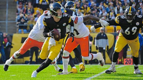 Steelers' Mike Tomlin Completely Ignores Offense's Incompetence After Loss To Browns  (Steelers News)